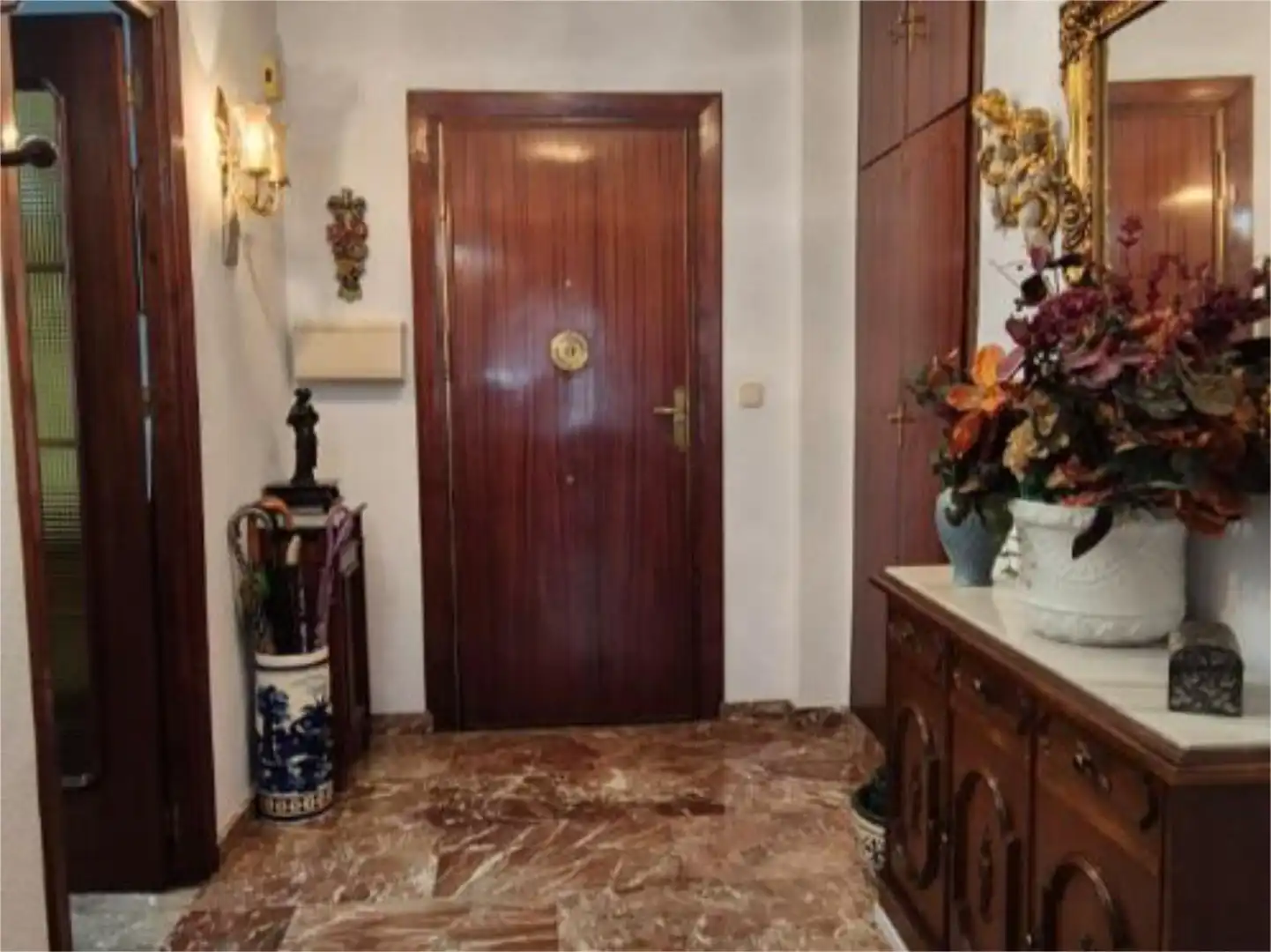 Flat for sale in Calle Horno de Abad, 14, Centro - Sagrario Flat for sale in Granada with Air Conditioner, Storage room and Furnished
