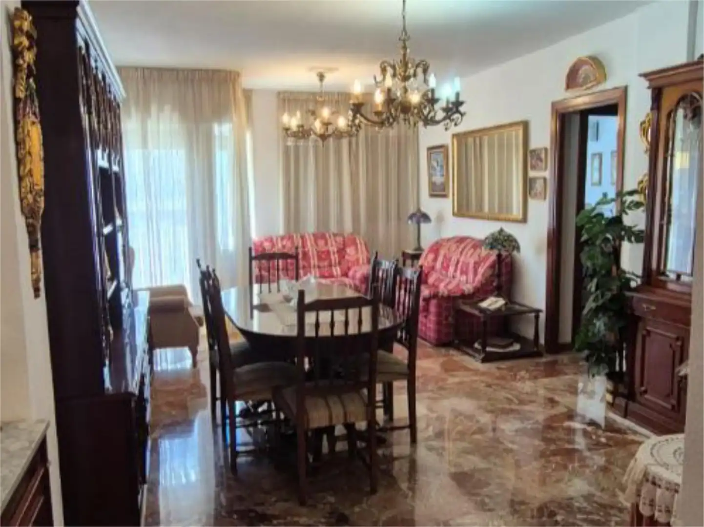 Flat for sale in Calle Horno de Abad, 14, Centro - Sagrario Dining room of Flat for sale in Granada with Air Conditioner, Storage room and Furnished