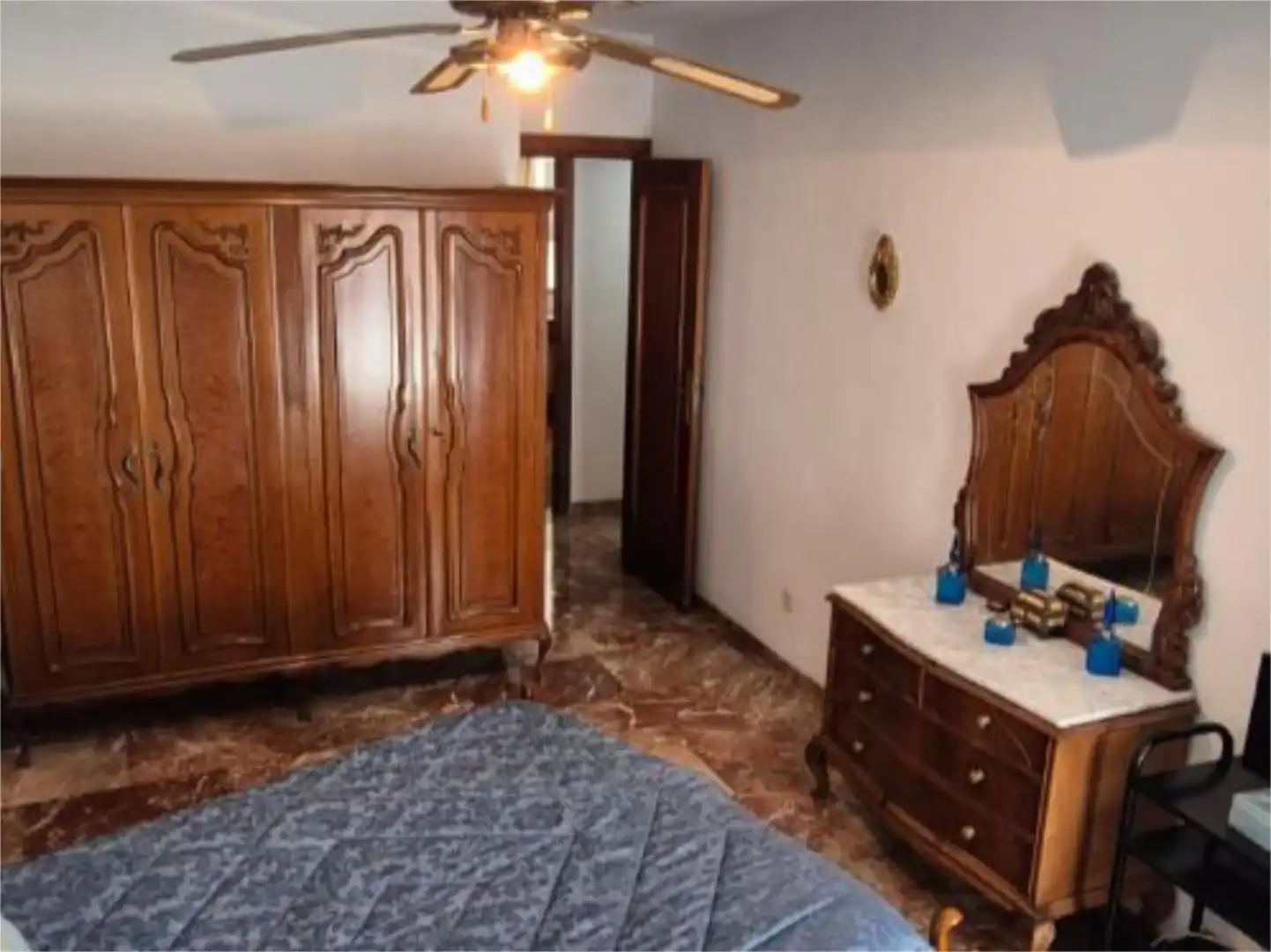 Flat for sale in Calle Horno de Abad, 14, Centro - Sagrario Bedroom of Flat for sale in Granada with Air Conditioner, Storage room and Furnished