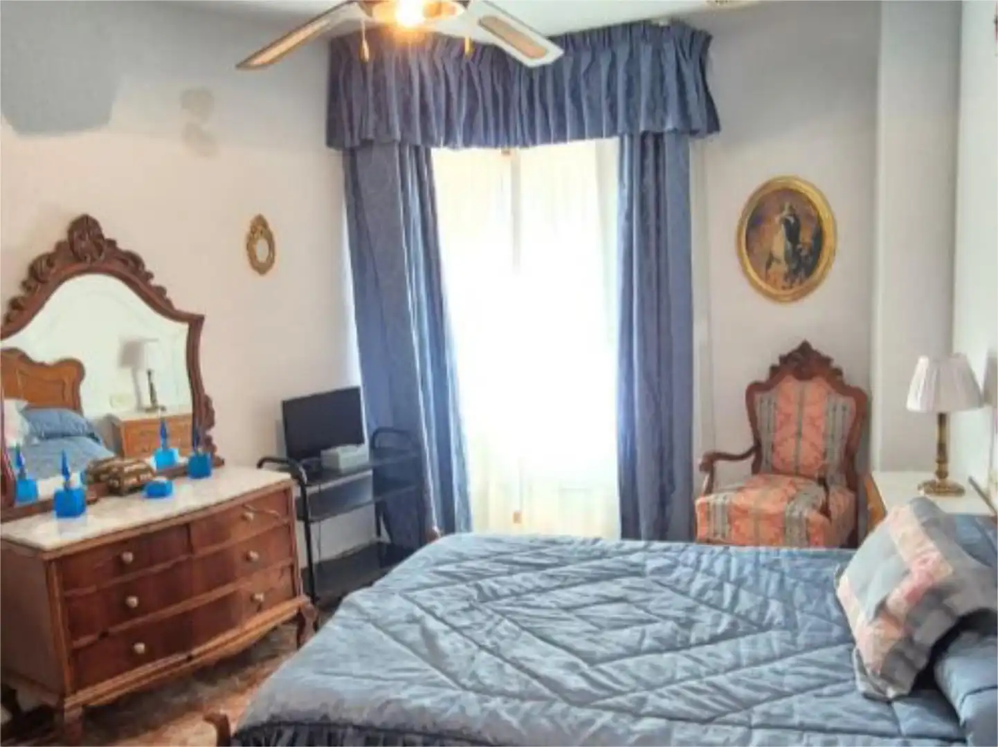 Flat for sale in Calle Horno de Abad, 14, Centro - Sagrario Bedroom of Flat for sale in Granada with Air Conditioner, Storage room and Furnished