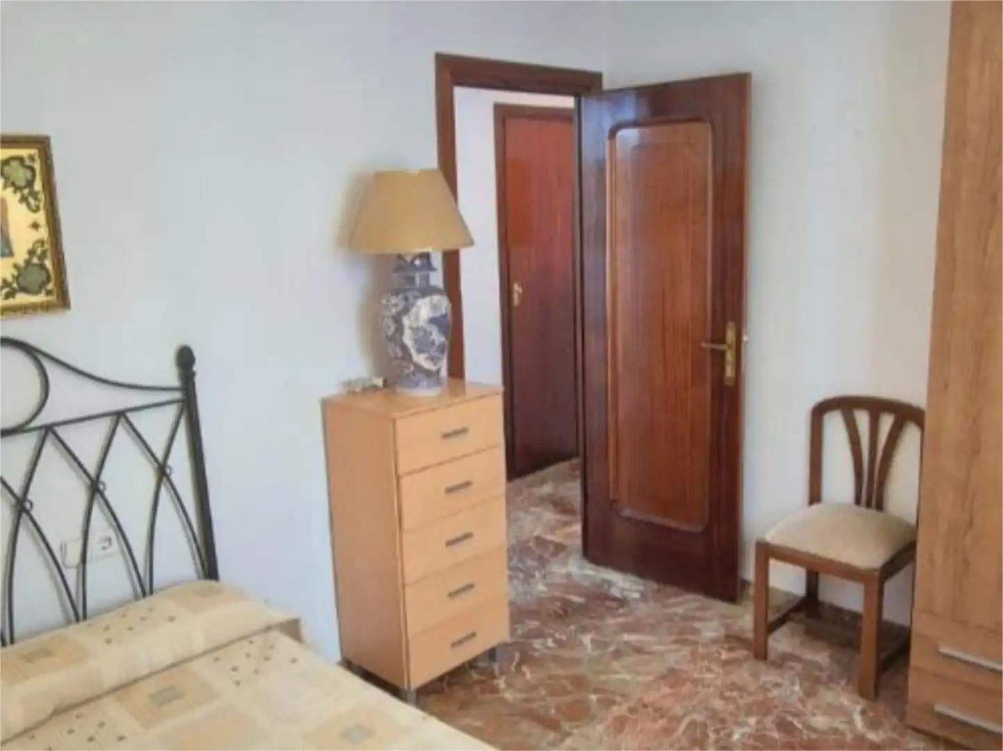 Flat for sale in Calle Horno de Abad, 14, Centro - Sagrario Bedroom of Flat for sale in Granada with Air Conditioner, Storage room and Furnished
