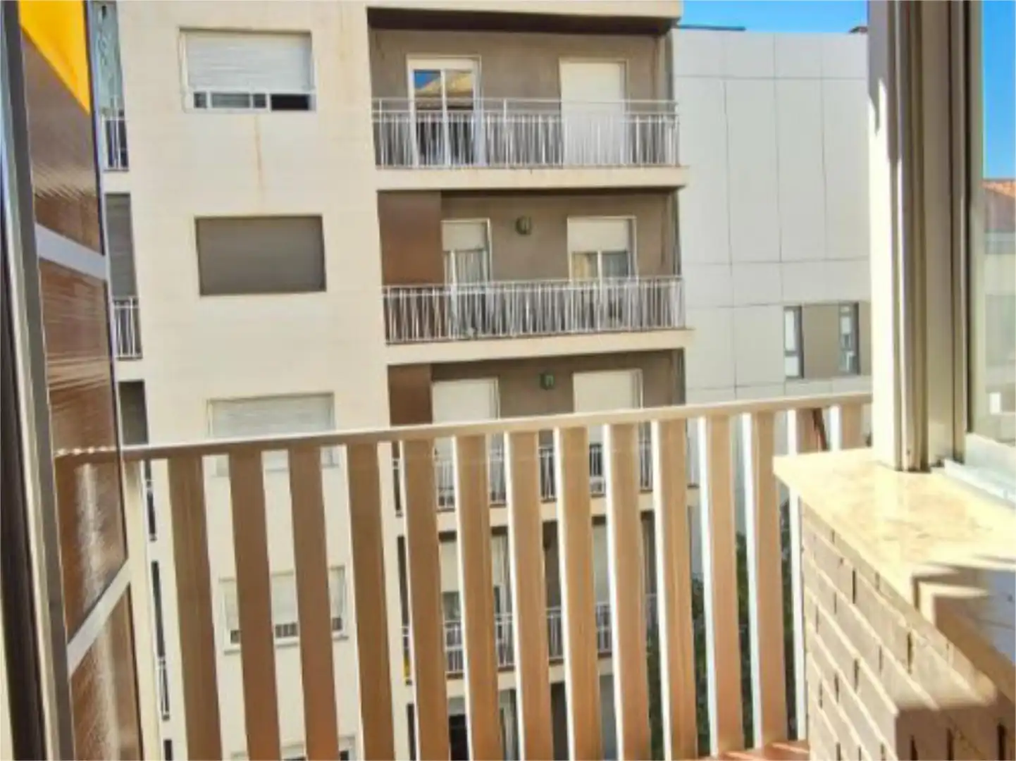Flat for sale in Calle Horno de Abad, 14, Centro - Sagrario Balcony of Flat for sale in Granada with Air Conditioner, Storage room and Furnished