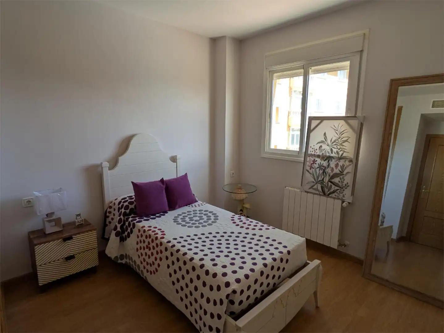 Pis de lloguer a Calle Galisteo, 26, Nuevo Cáceres Dormitori de Pis de lloguer en Cáceres amb Calefacció, Jardí privat i Parquet