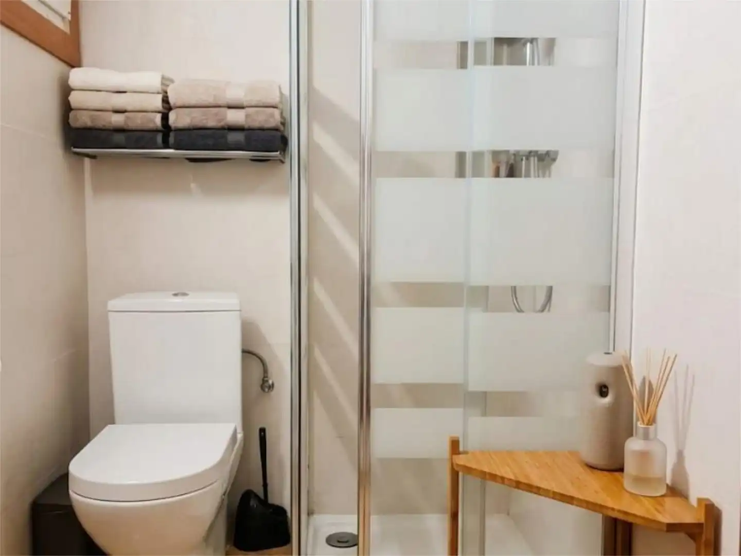 Room in Calle 11 de Març, 4, Sant Andreu de la Barca Bathroom of Flat for share in Sant Andreu de la Barca with Furnished, Balcony and Video intercom