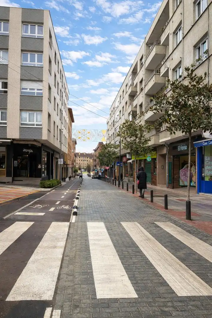 Pis de lloguer a Calle de Rafael Sarandeses, 4, Lugones