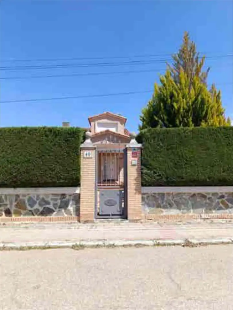 Casa adosada en venda a Puente Duero Vista exterior de Casa adosada en venda en Valladolid Capital amb Terrassa i Piscina