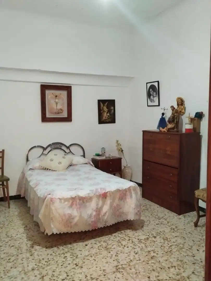 Habitación de Casa adosada en venta en Encinas Reales con Aire acondicionado y Amueblado