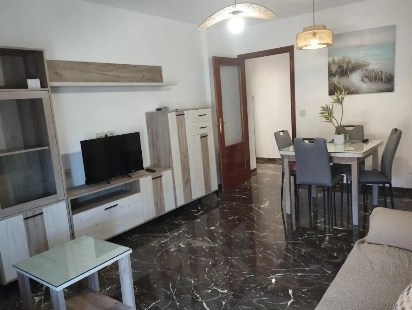 Sala de estar de Apartamento de alquiler en  Jaén Capital con Aire acondicionado, Calefacción y Amueblado