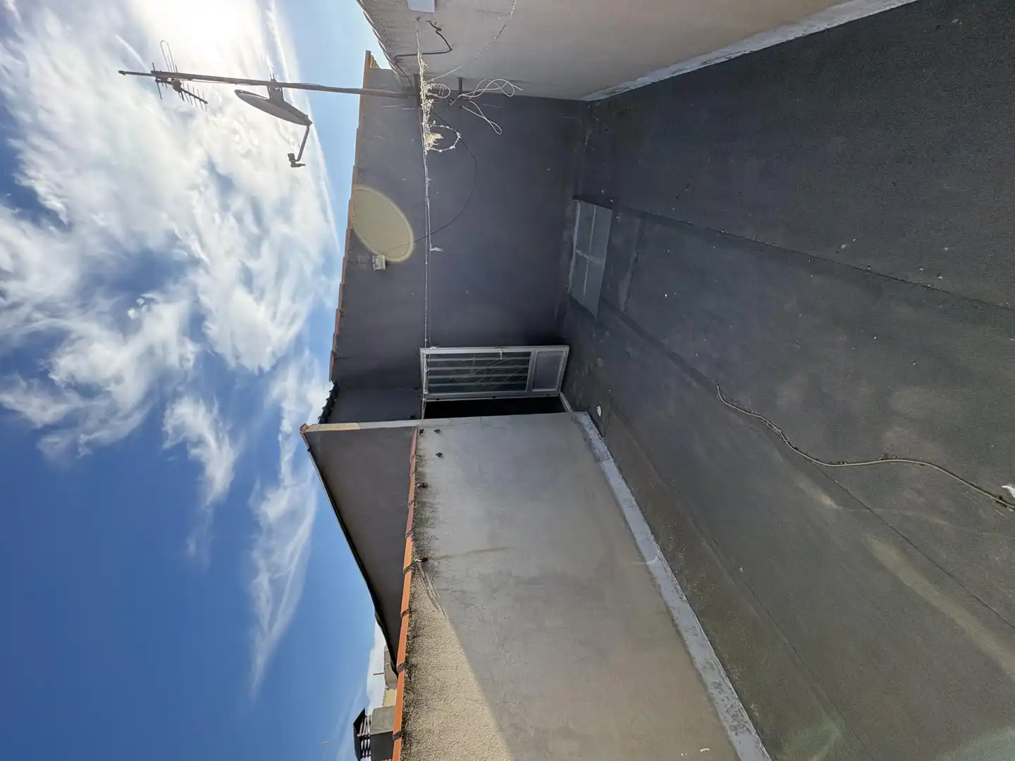 Houses for sale in Calle el Zurdo, 5, Campo de Criptana Exterior view of Houses for sale in Campo de Criptana with Air Conditioner and Balcony