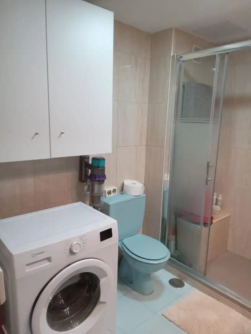 Bany de Apartament de lloguer en  Madrid Capital amb Aire condicionat