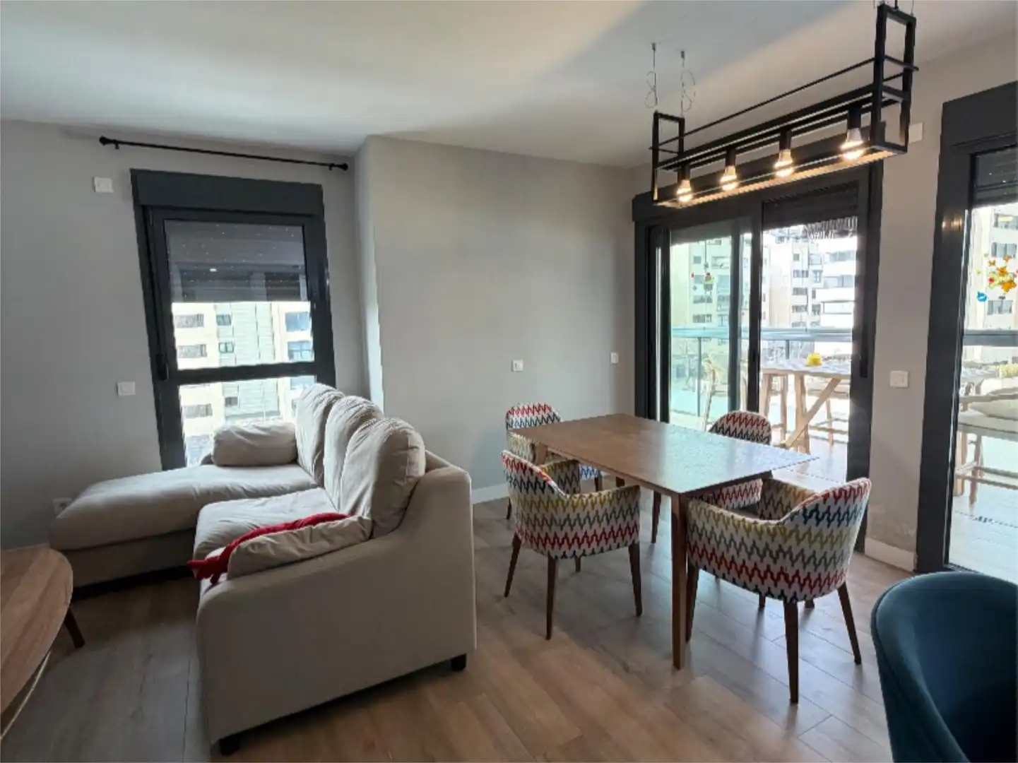 Piso en venta en Urbanizaciones Sala de estar de Piso en venta en Rivas-Vaciamadrid con Aire acondicionado, Calefacción y Jardín privado