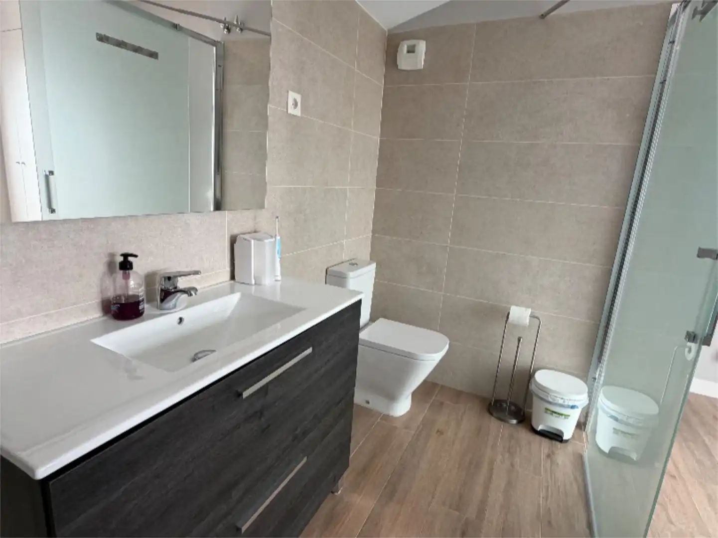 Piso en venta en Urbanizaciones Baño de Piso en venta en Rivas-Vaciamadrid con Aire acondicionado, Calefacción y Jardín privado