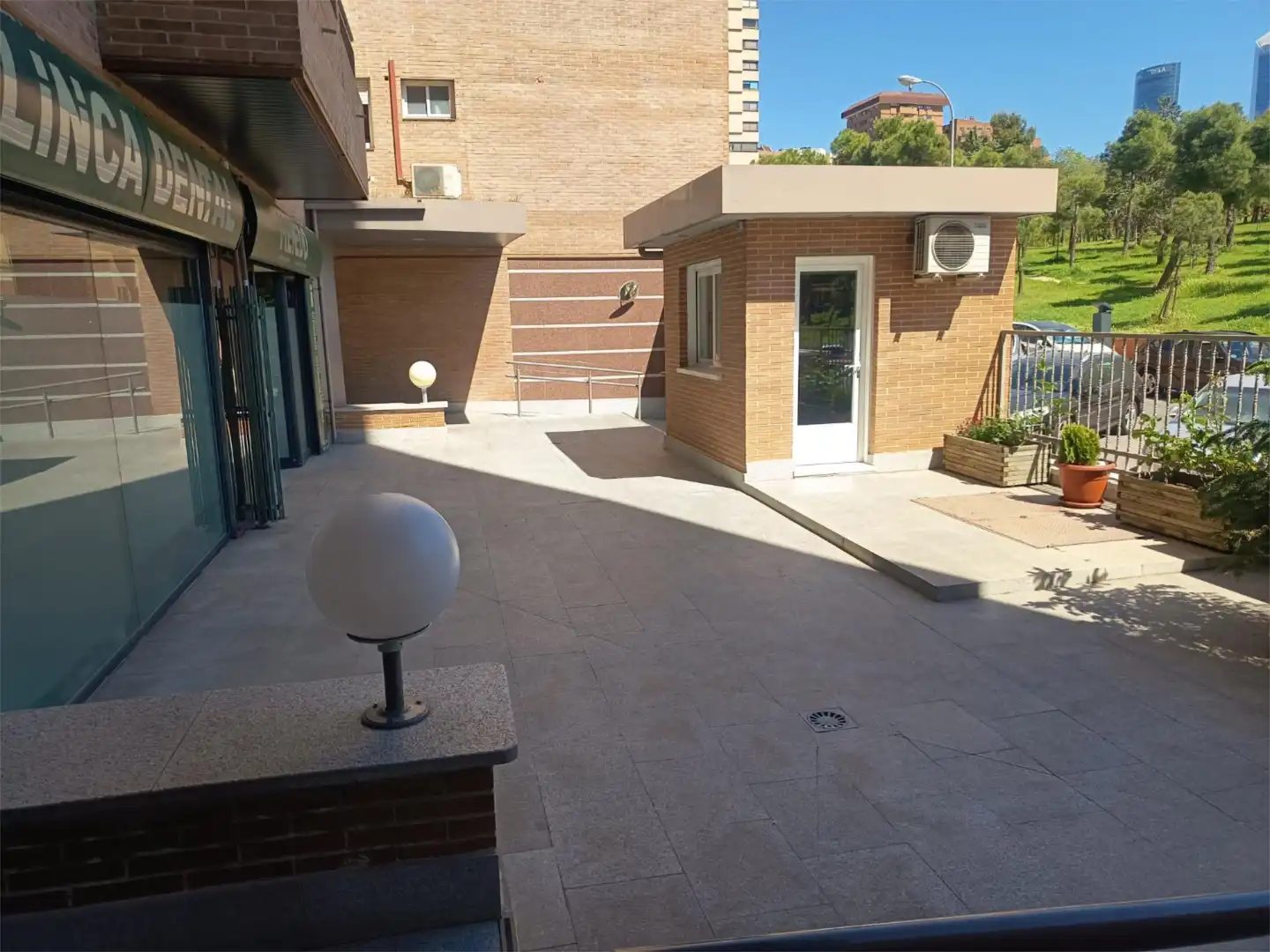 Terrasse von Wohnung zum Verkauf in  Madrid Capital mit Klimaanlage, Terrasse und Balkon