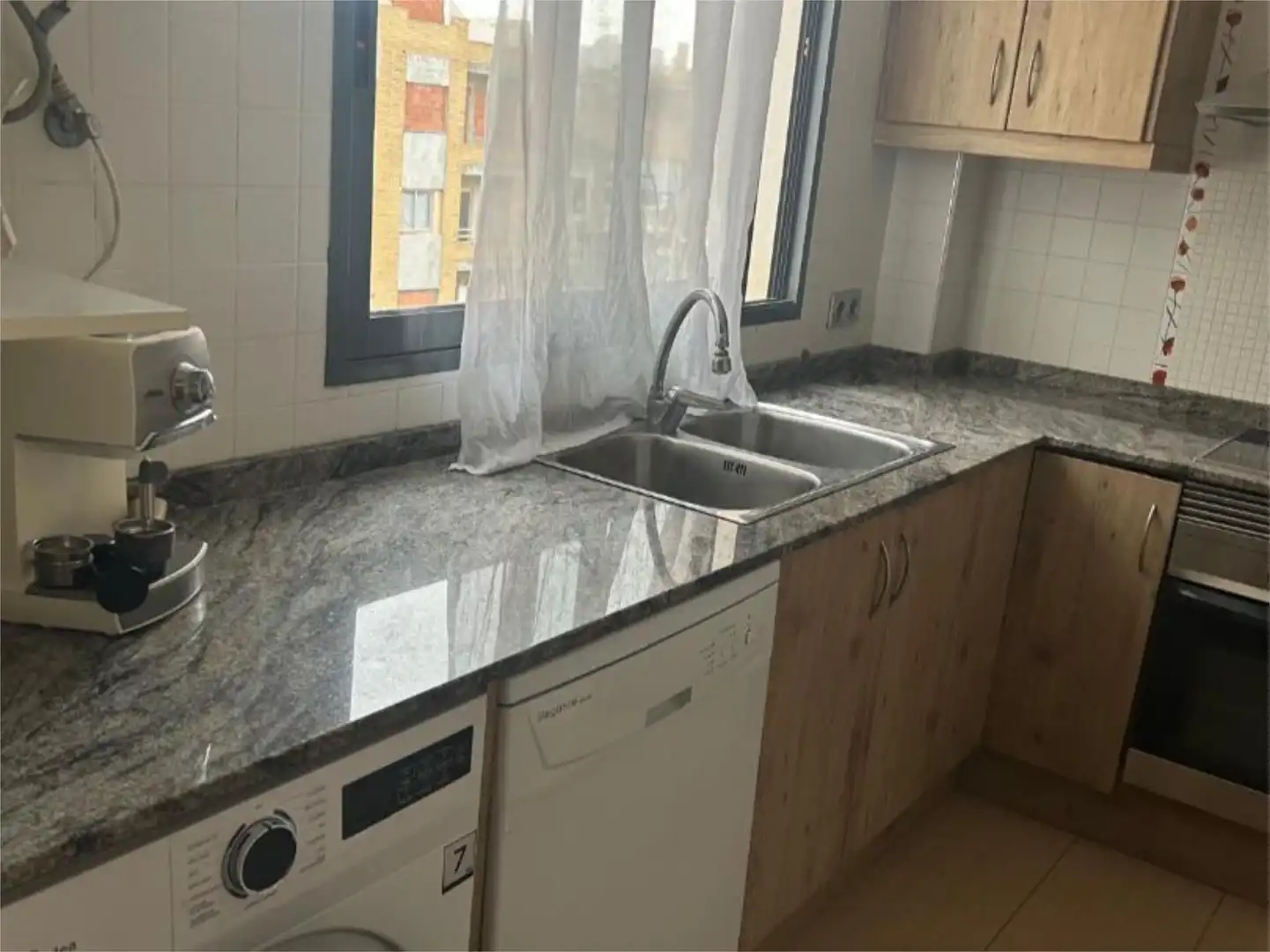 Flat for rent in Carrer Virgen del Losar, 22, Playa Puerto de Sagunto Kitchen of Flat for rent in Sagunto / Sagunt with Air Conditioner, Terrace and Furnished
