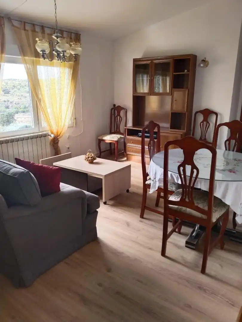 Sala de estar de Piso de alquiler en Robledo de Chavela con Aire acondicionado, Calefacción y Jardín privado