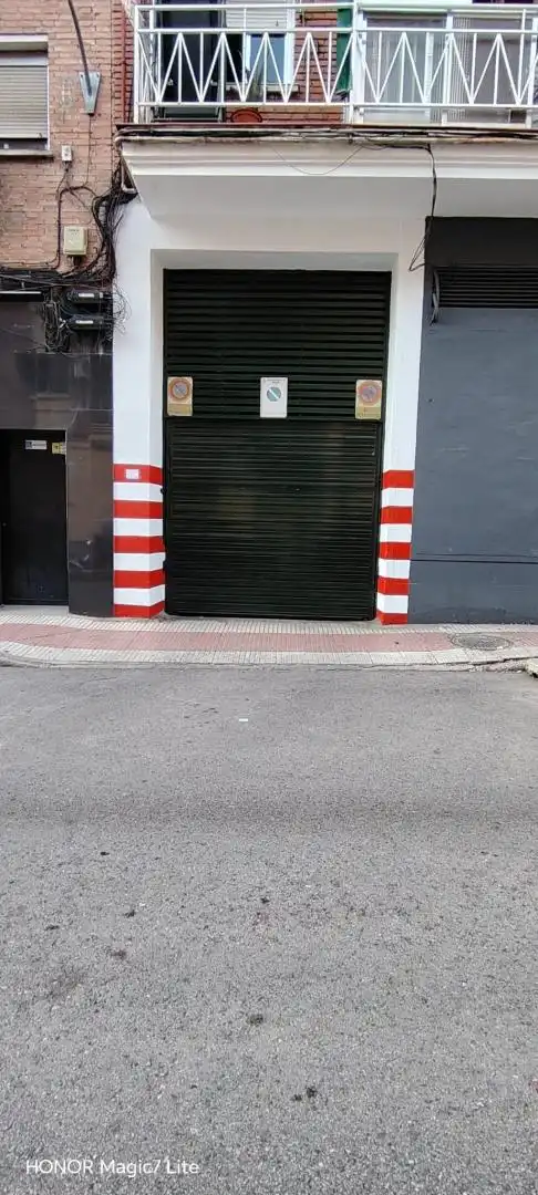 Garage zur Miete in Calle Villapalacios, Los Rosales Parkplatz von Garage zur Miete in Madrid