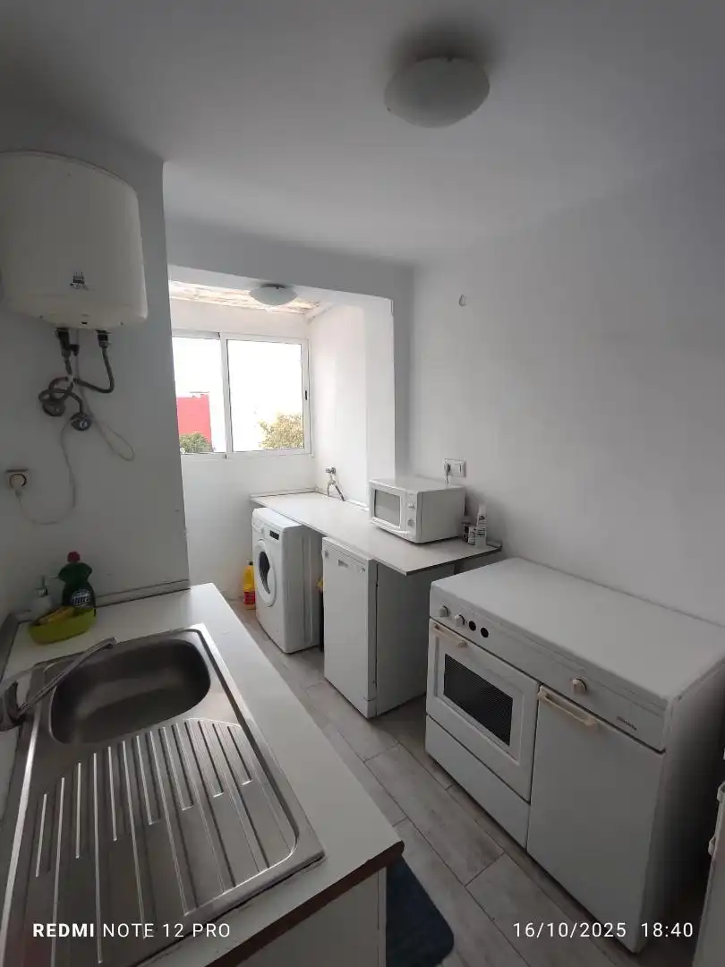 Flat for rent in Carrer de Sant Rafael, 29, La Malva-rosa Kitchen of Flat for rent in Valencia with Air Conditioner, Furnished and Oven
