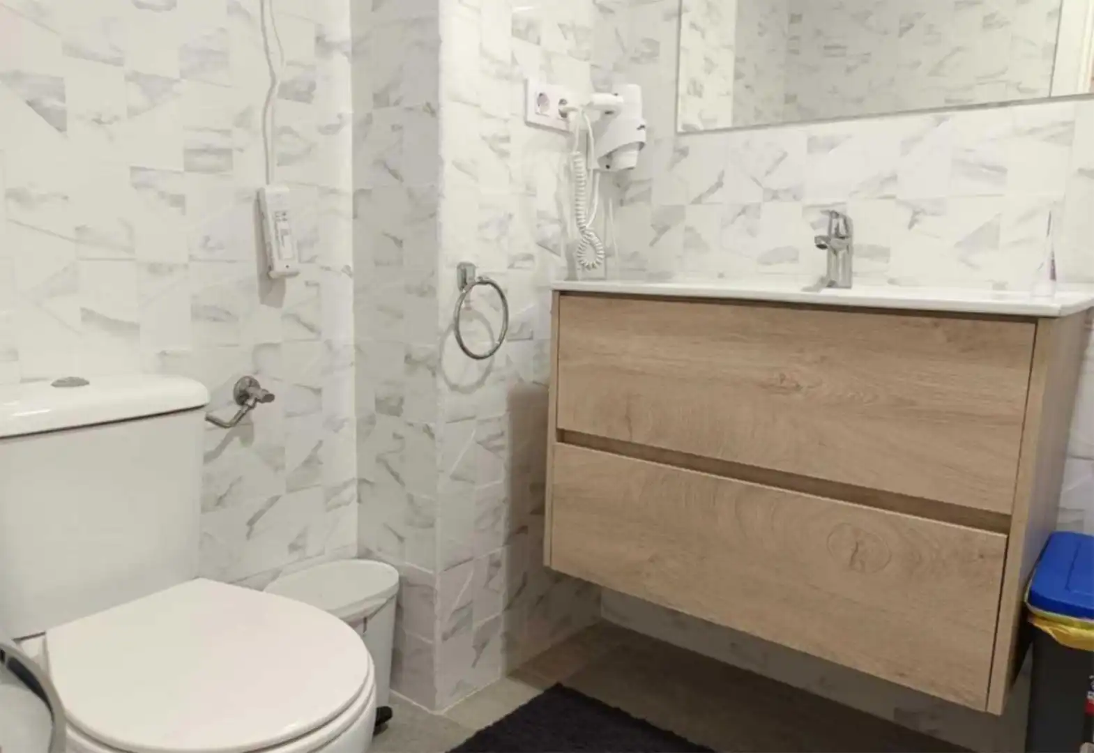 Flat for sale in Urbanización Caleta, 29a, La Caleta - La Calalga - Les Bassetes Bathroom of Flat for sale in Calpe / Calp with Air Conditioner, Terrace and Balcony