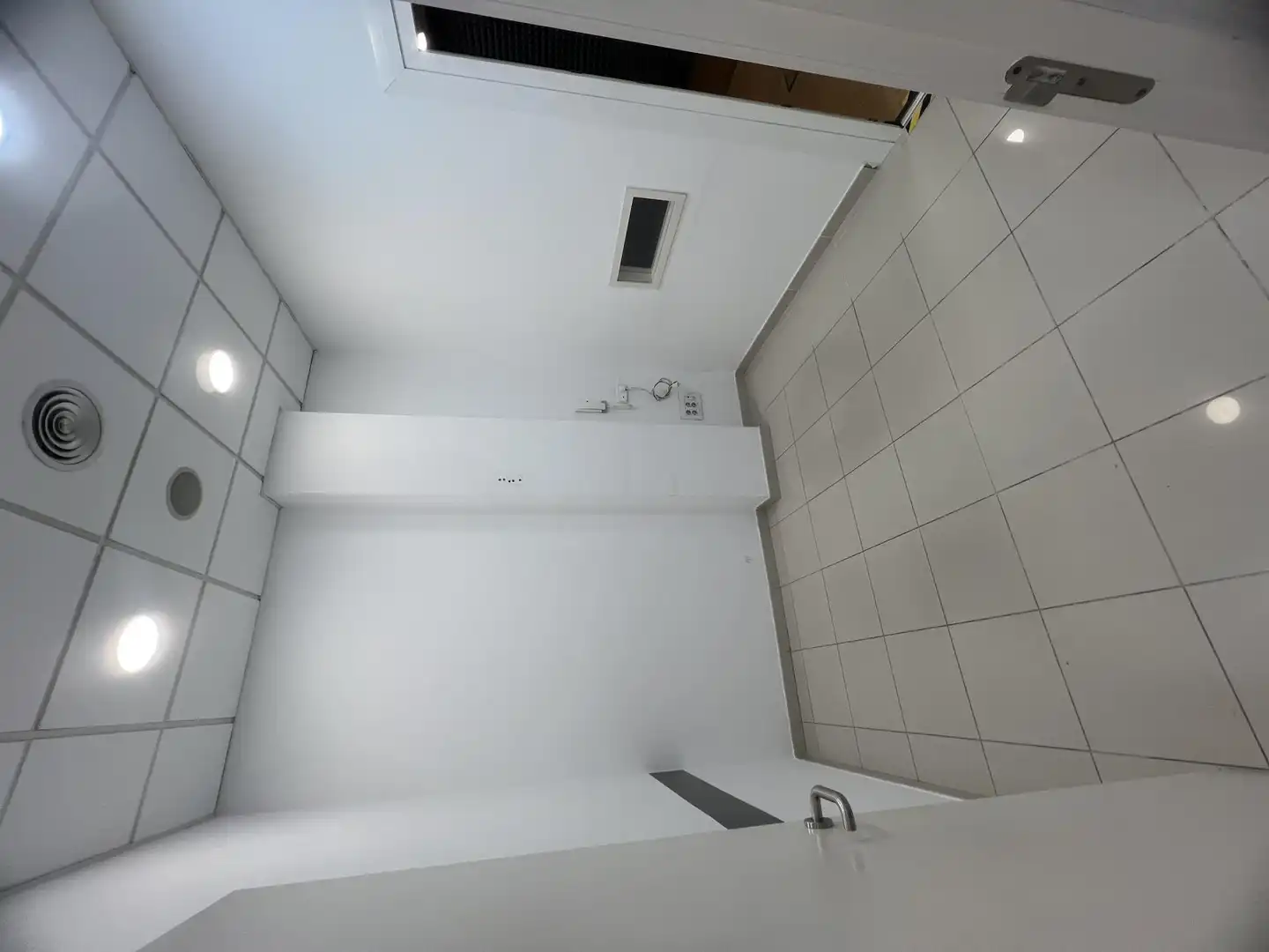 Badezimmer von Geschaftsraum zur Miete in Chiclana de la Frontera mit Klimaanlage