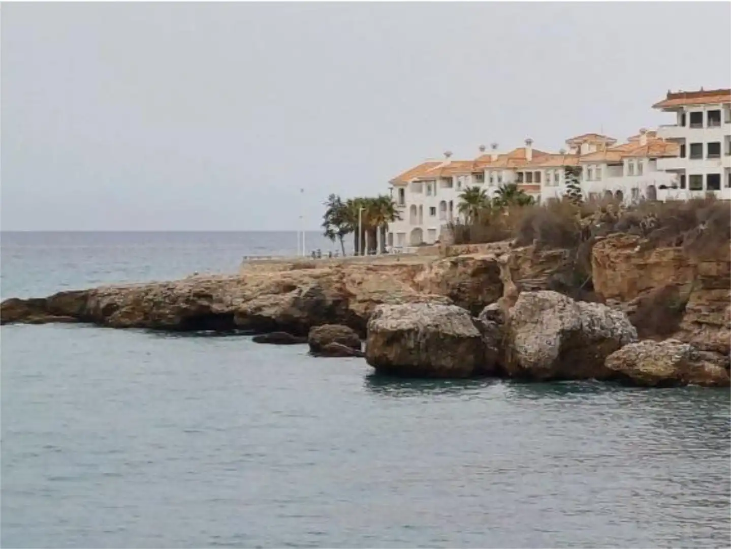 Wohnung zum Verkauf in Calle Castilla Pérez, 21, Chaparil - Torrecilla - Punta Lara Außenansicht von Wohnung zum Verkauf in Nerja mit Terrasse und Schwimmbad