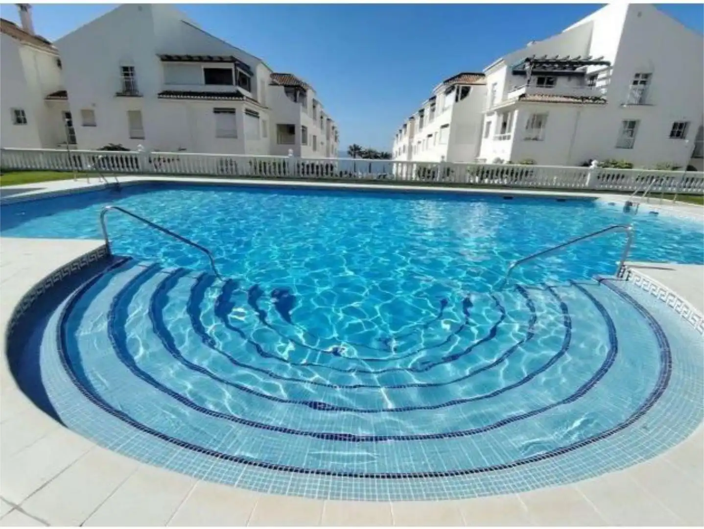 Wohnung zum Verkauf in Calle Castilla Pérez, 21, Chaparil - Torrecilla - Punta Lara Schwimmbecken von Wohnung zum Verkauf in Nerja mit Terrasse und Schwimmbad