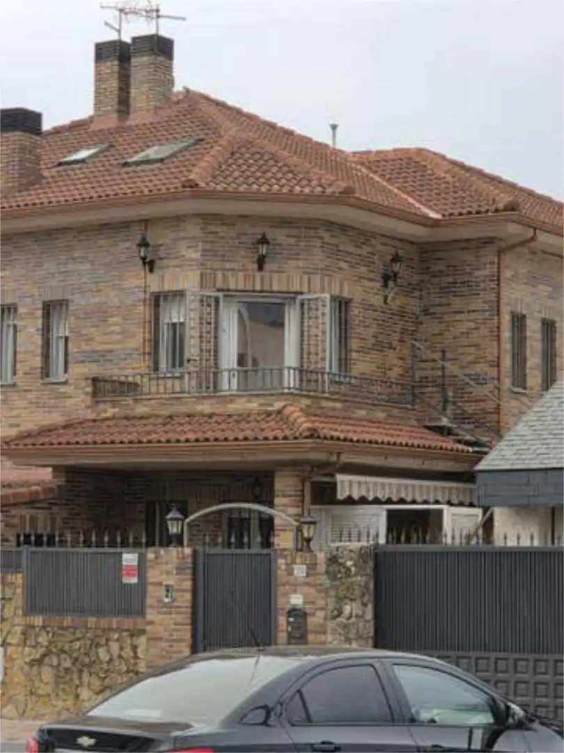Vista exterior de Casa adosada en venta en Moralzarzal con Terraza