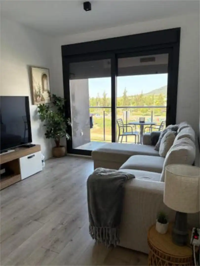Piso de alquiler en Poniente-Norte - Miralbaida - Parque Azahara
