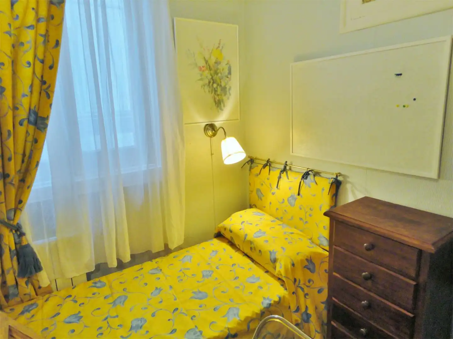 Bedroom of Flat for share in  Madrid Capital  with Air Conditioner, Heating and Parquet flooring