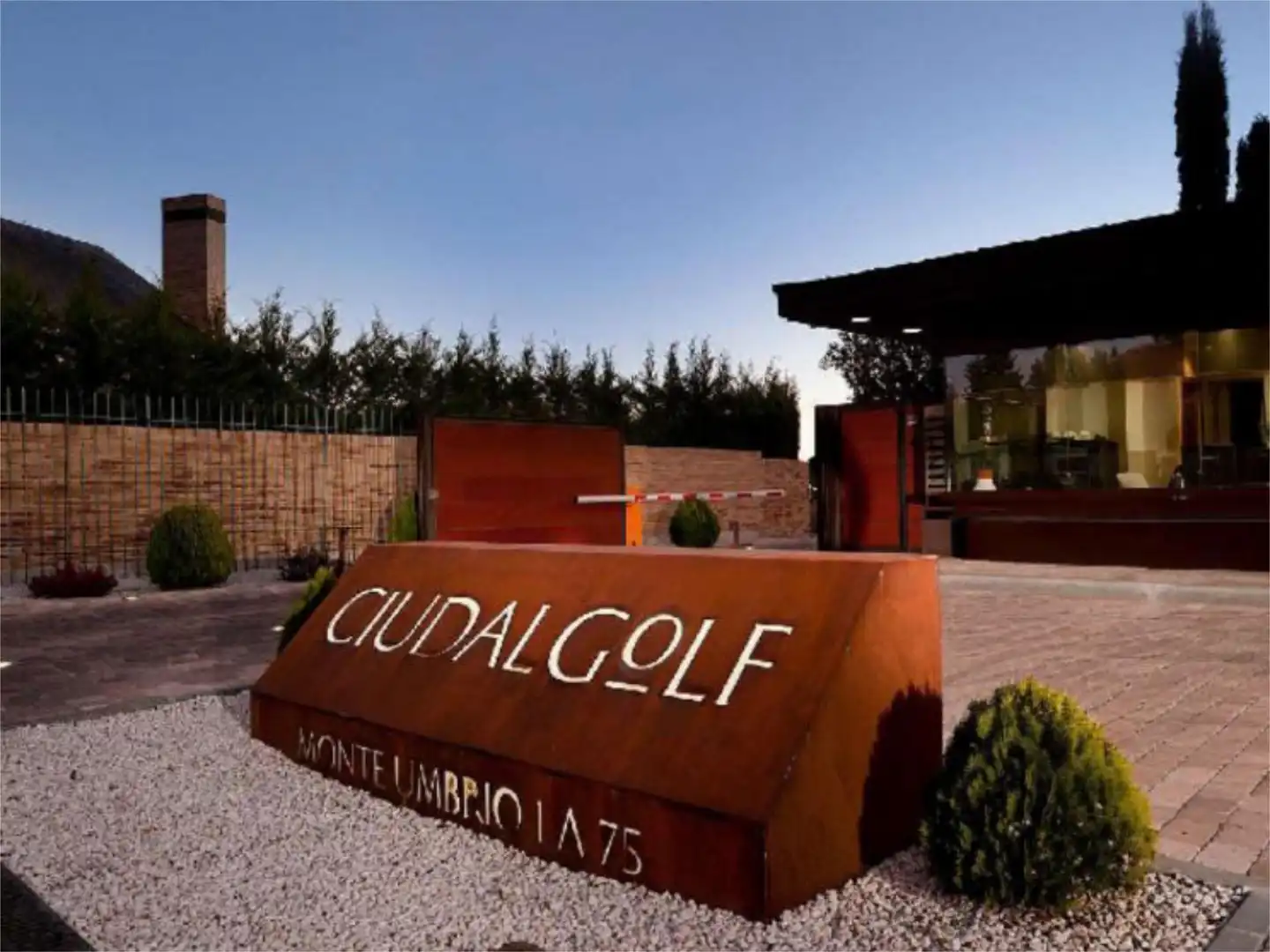 Casa o xalet en venda a Calle Monte Umbrío, 37, Ciudalcampo Casa o xalet en venda en Ciudalcampo amb Aire condicionat, Terrassa i Piscina