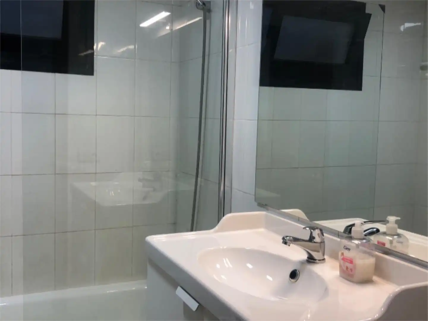 Bathroom of Flat for rent in Arrecife  with Terrace and Furnished