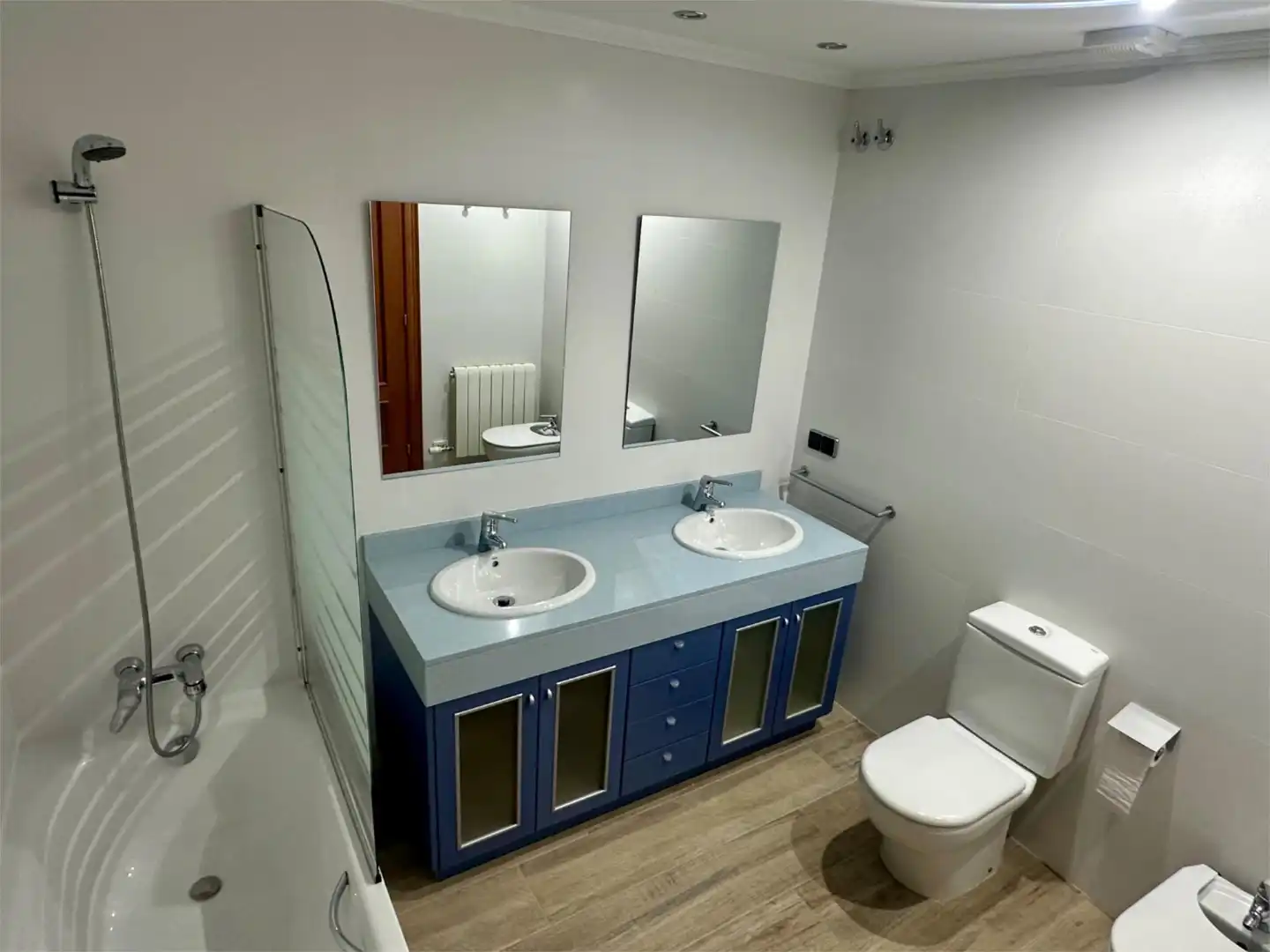 Wohnung zum Verkauf in Carrer Plana, 23, Campdevànol Badezimmer von Wohnung zum Verkauf in Campdevànol mit Heizung, Privatgarten und Abstellraum