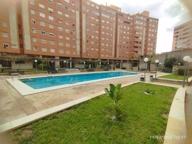 Piso en Alquiler en Avenida Pintor Xavier Soler, 2 en Garbinet - Parque de las Avenidas