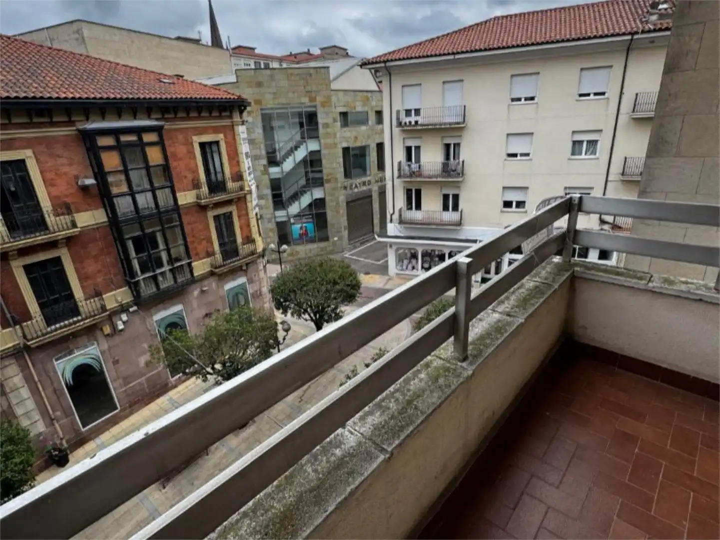 Wohnung zum Verkauf in Plaza de Gilberto Quijano, 5, Centro Terrasse von Wohnung zum Verkauf in Torrelavega mit Balkon