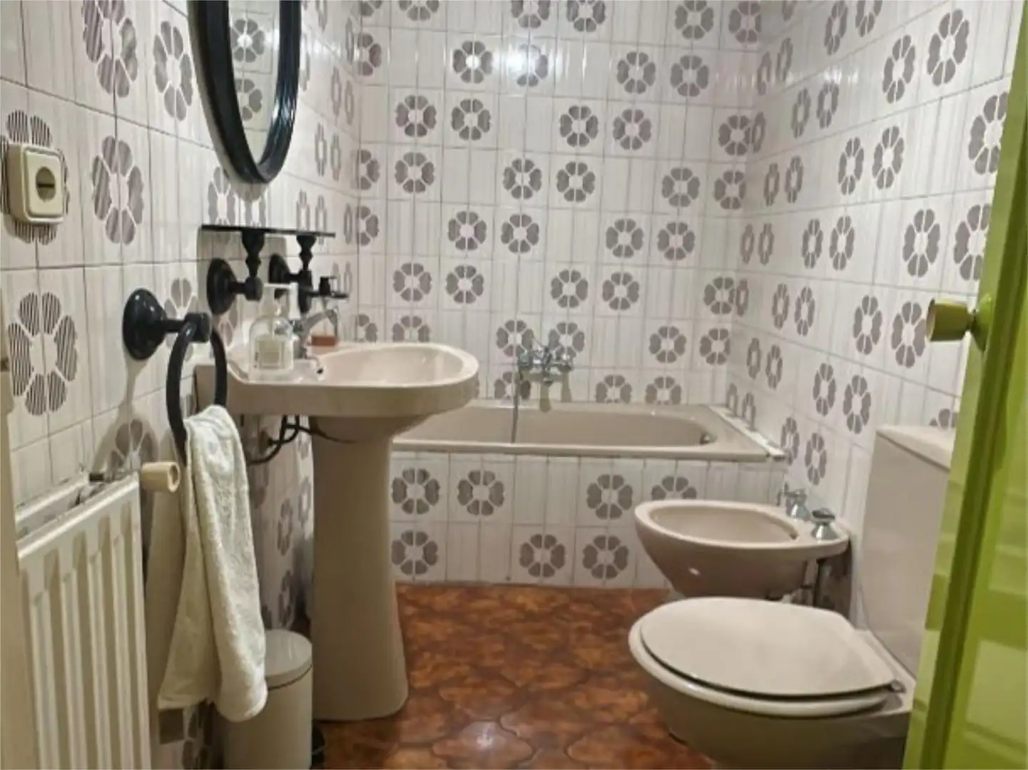 Wohnung zum Verkauf in Plaza de Gilberto Quijano, 5, Centro Badezimmer von Wohnung zum Verkauf in Torrelavega mit Balkon