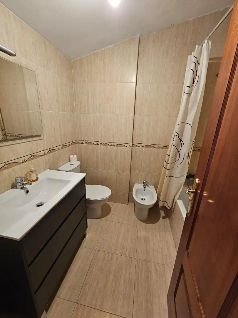 Bathroom of Attic for sale in Salas de los Infantes  with Parquet flooring, Furnished and Oven