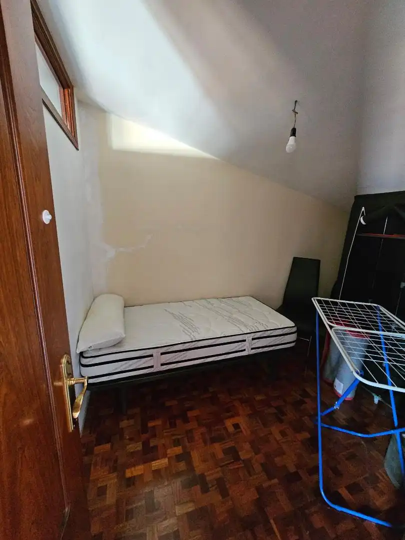 Bedroom of Attic for sale in Salas de los Infantes  with Parquet flooring, Furnished and Oven