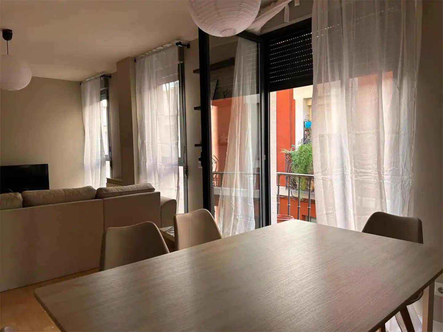 Comedor de Piso de alquiler en  Logroño con Calefacción, Parquet y Amueblado