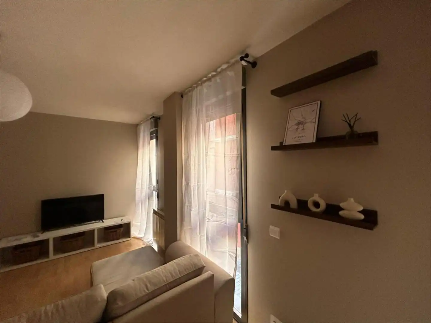 Sala de estar de Piso de alquiler en  Logroño con Calefacción, Parquet y Amueblado
