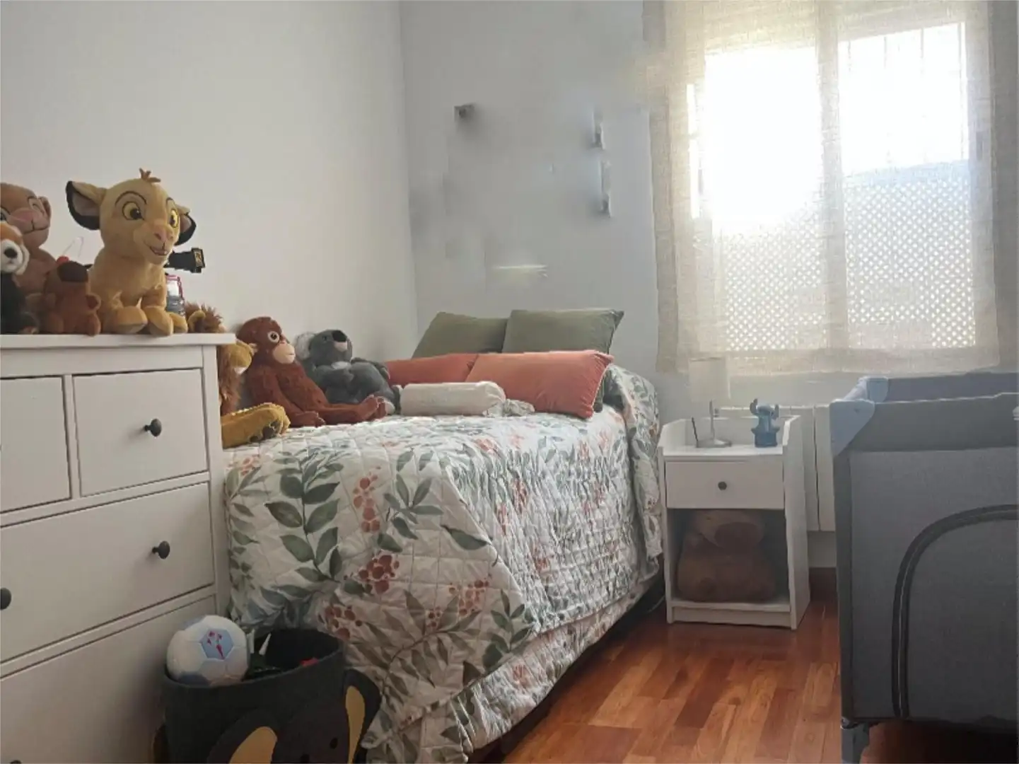 Piso en venta en Calle Felipe II, 14, Ciudad Jardín - Zoco Habitación de Piso en venta en Córdoba Capital con Aire acondicionado