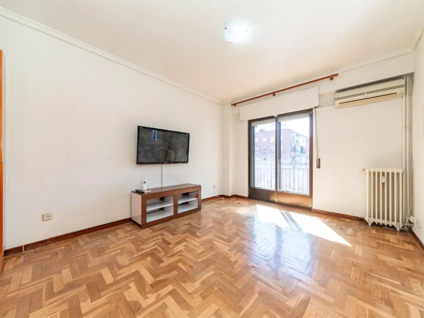 Piso en venta en Calle Fernán Caballero, 26, Comillas Sala de estar de Piso en venta en Madrid Capital con Aire acondicionado y Balcón