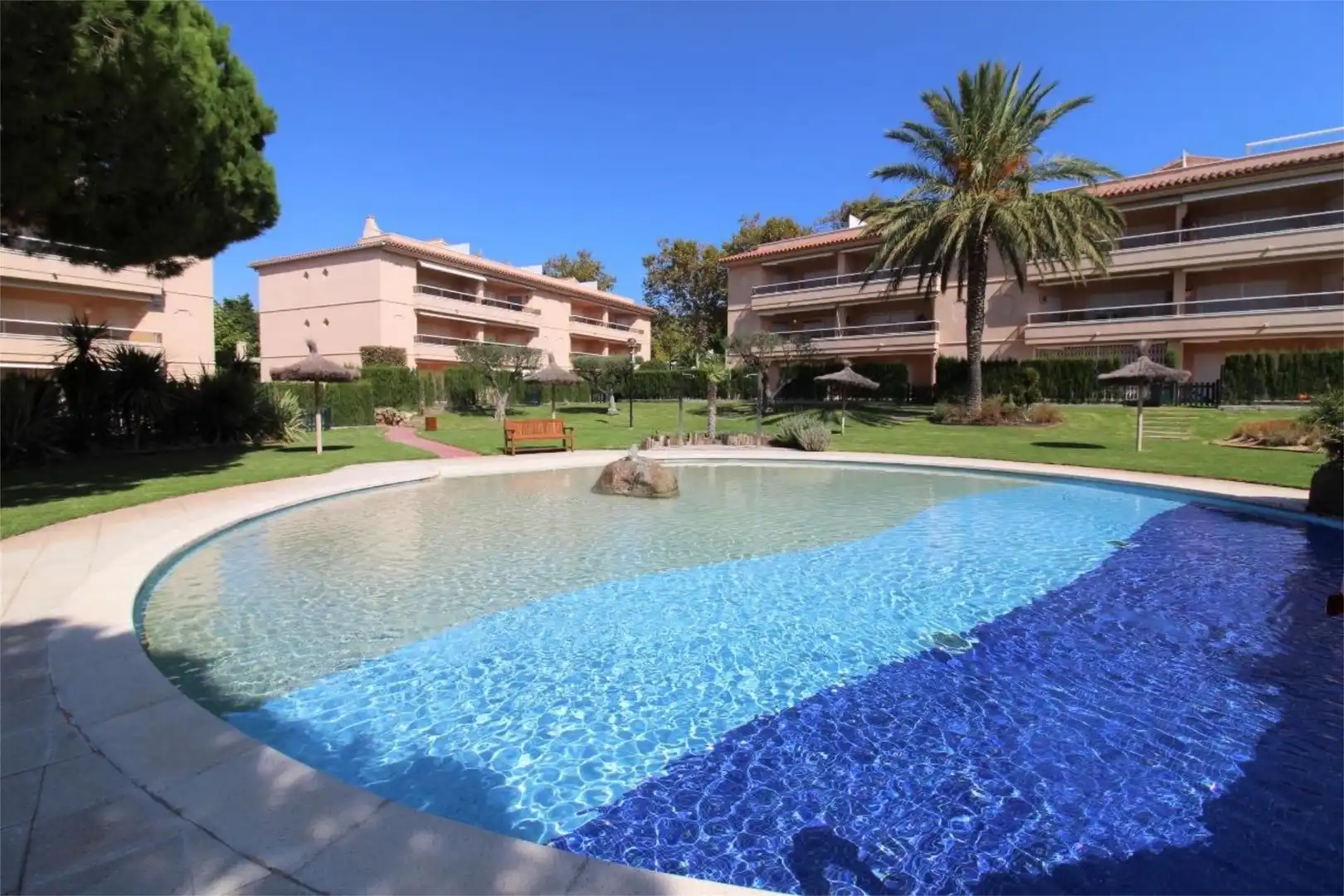 Planta baja en venta en Carrer Verbania, 72, Sant Pol Piscina de Planta baja en venta en Sant Feliu de Guíxols con Terraza y Piscina