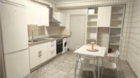 Foto 2 de Piso de alquiler en Universidad, Logroño