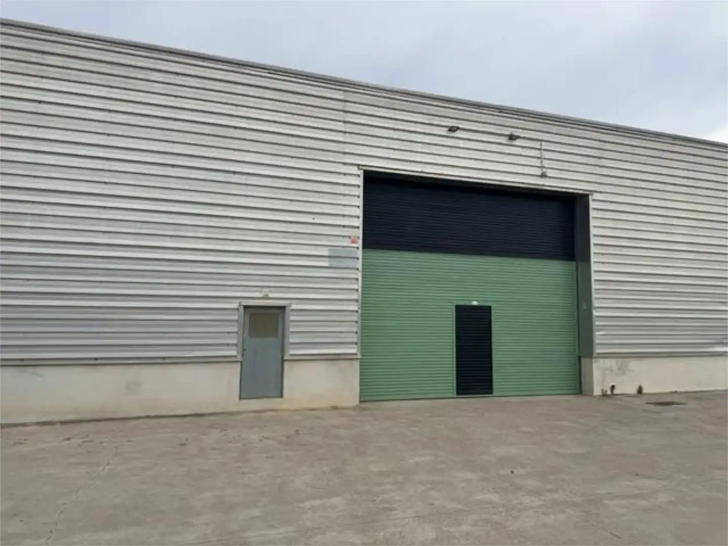 Exterior view of Industrial buildings for rent in Benicarló  with Air Conditioner