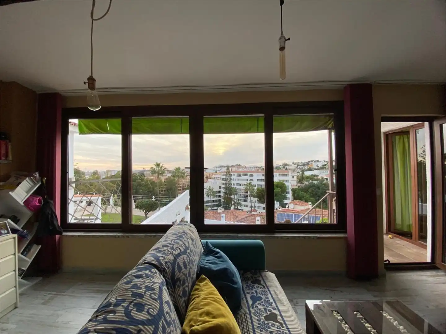 Houses for sale in Calle Nogal, 17, Torreblanca del Sol Living room of Houses for sale in Fuengirola with Air Conditioner, Terrace and Swimming Pool