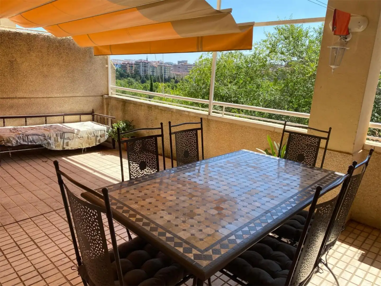 Terrasse von Wohnungen zur Miete in Cáceres mit Klimaanlage, Heizung und Privatgarten
