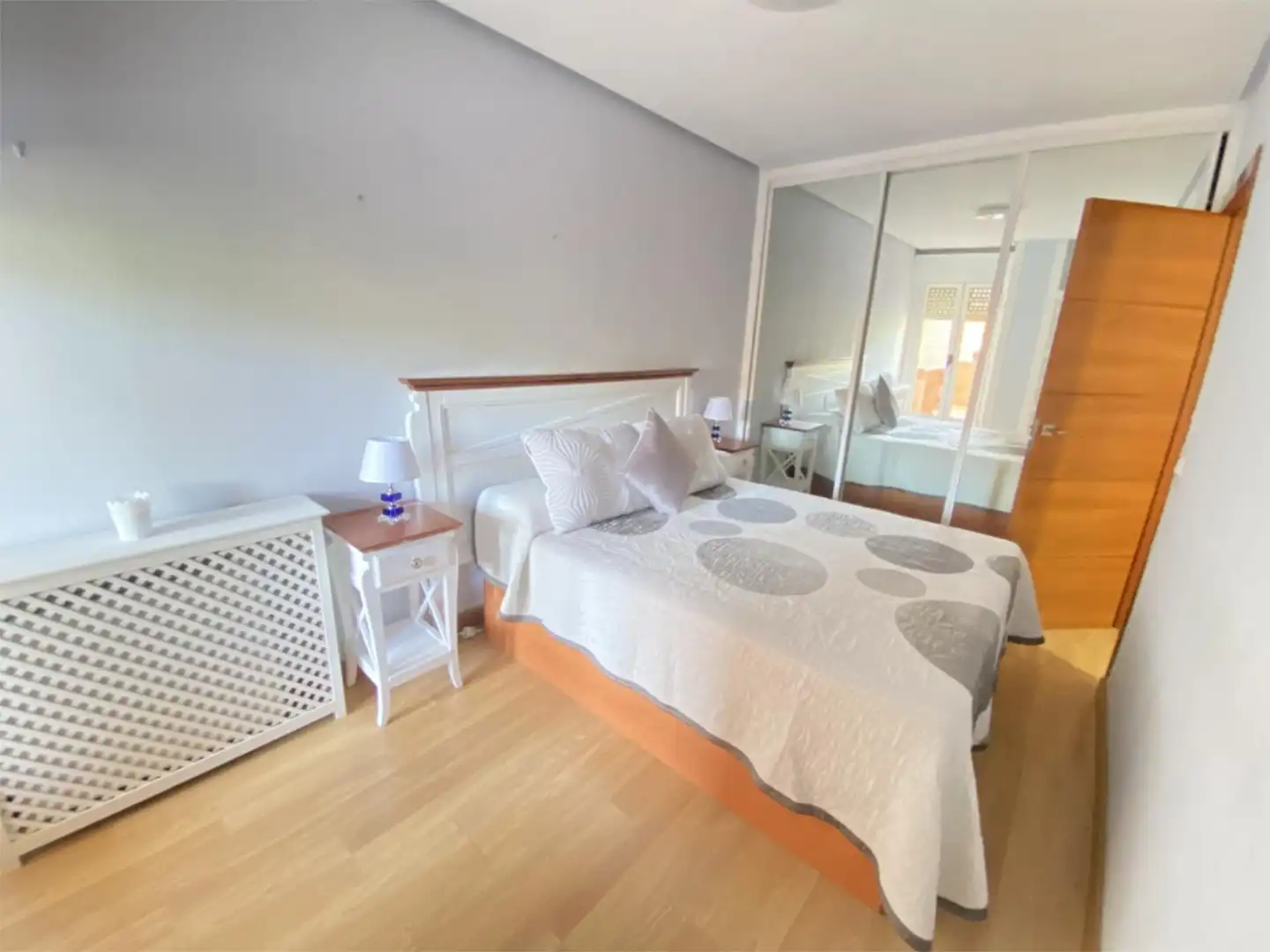 Schlafzimmer von Wohnungen zur Miete in Cáceres mit Klimaanlage, Heizung und Privatgarten