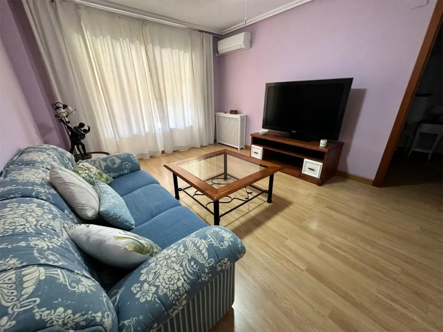 Wohnzimmer von Wohnungen zur Miete in Cáceres mit Klimaanlage, Heizung und Privatgarten