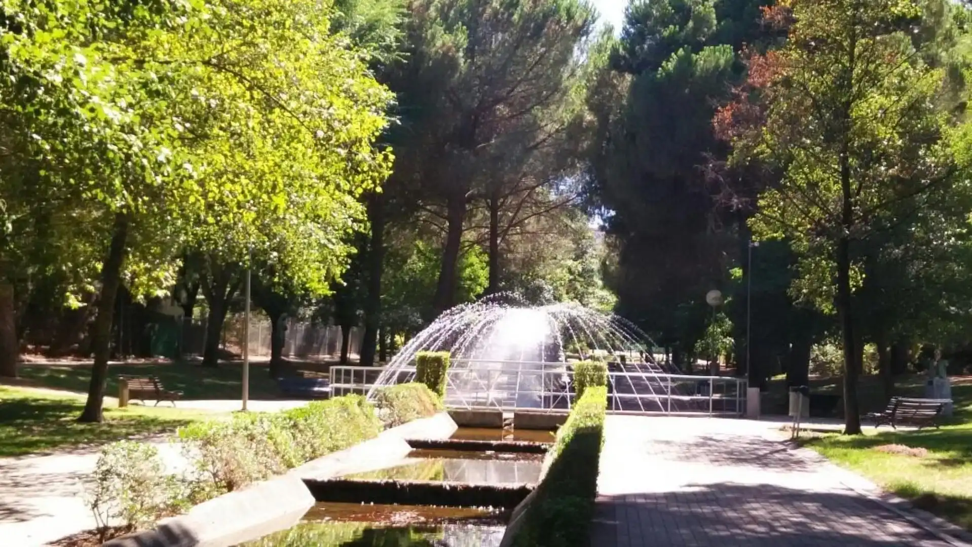 Außenansicht von Wohnungen zur Miete in Cáceres mit Klimaanlage, Heizung und Privatgarten