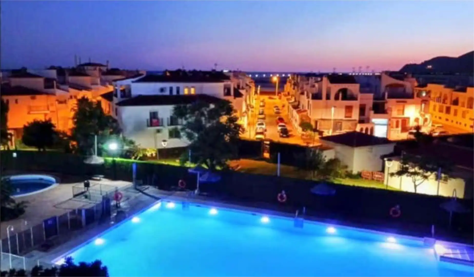 Piso en venta en Calahonda - Carchuna Piscina de Piso en venta en Motril con Jardín privado, Terraza y Piscina