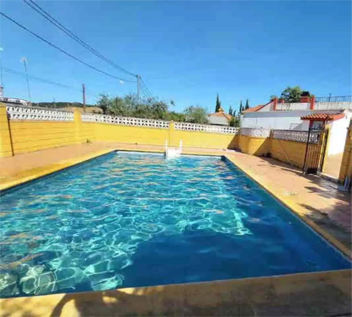 Casa adosada en venda a Palma del Río Piscina de Casa adosada en venda en Palma del Río amb Calefacció, Jardí privat i Terrassa